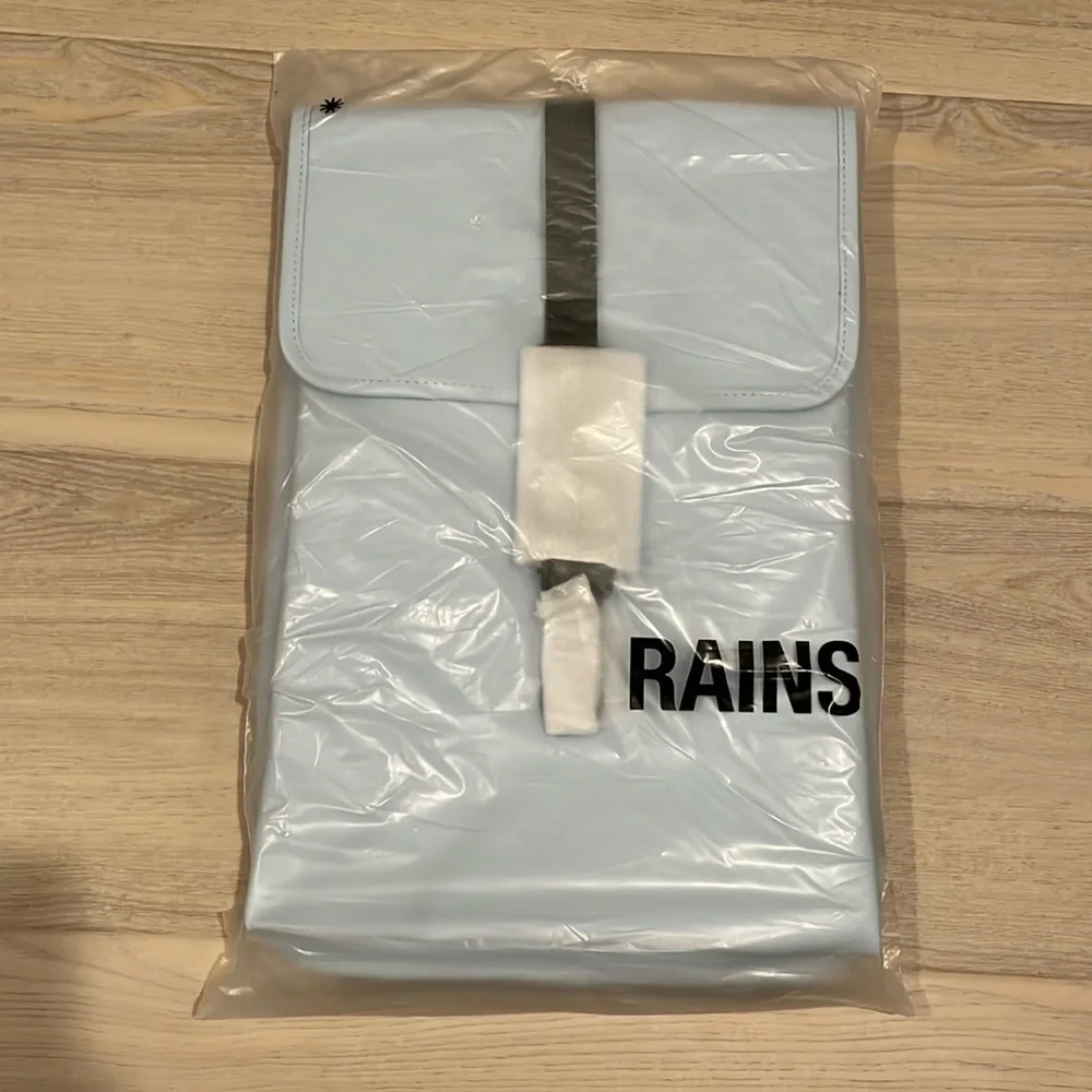 NWT Rains Rucksack Sky Color Backpack - Picture 3 of 5
